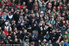 利物浦伊萨克头球破门，2-1险胜南安普顿英超赛事胜利